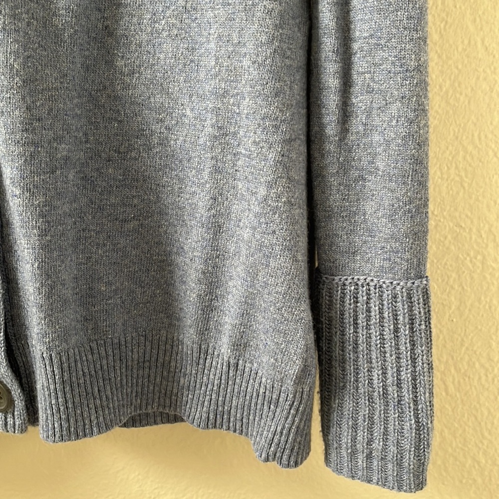 Banana Republic Italian Yarn Blue Women's Cardigan Size Large - Picture 4 of 9